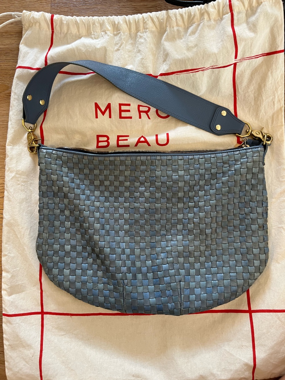 Clare v light blue denim moyen messenger